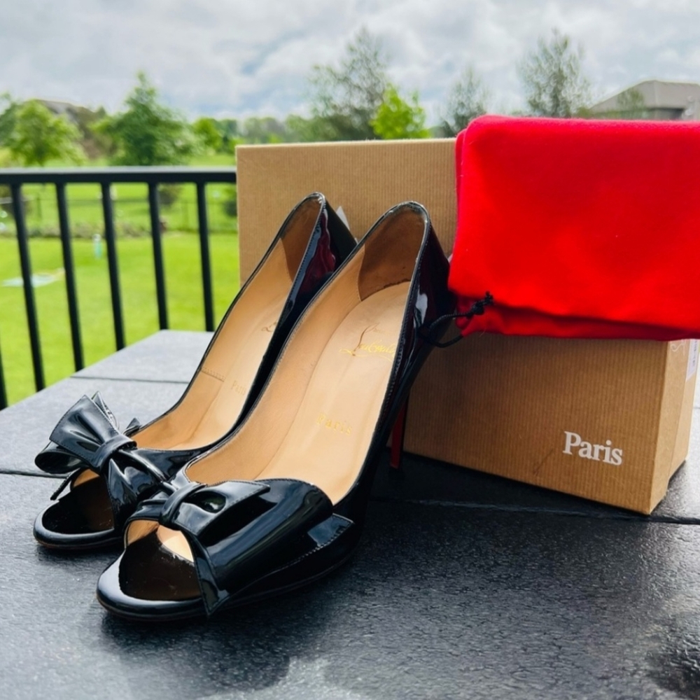 RARE Christian Louboutin 'Just Soon' Black Patent Leather Bow Peep Toe Pumps